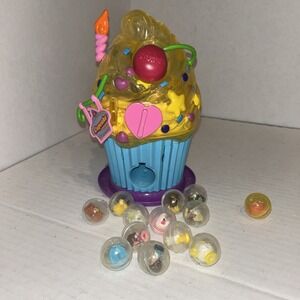 Squinkies Cupcake Surprize Bake Shop Dispenser Playset 2010 Beauty‎ & Beast B2